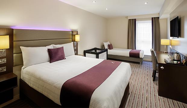 Premier Inn Peterborough City Centre Экстерьер фото