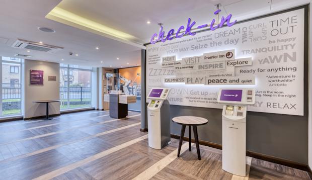 Premier Inn Peterborough City Centre Экстерьер фото